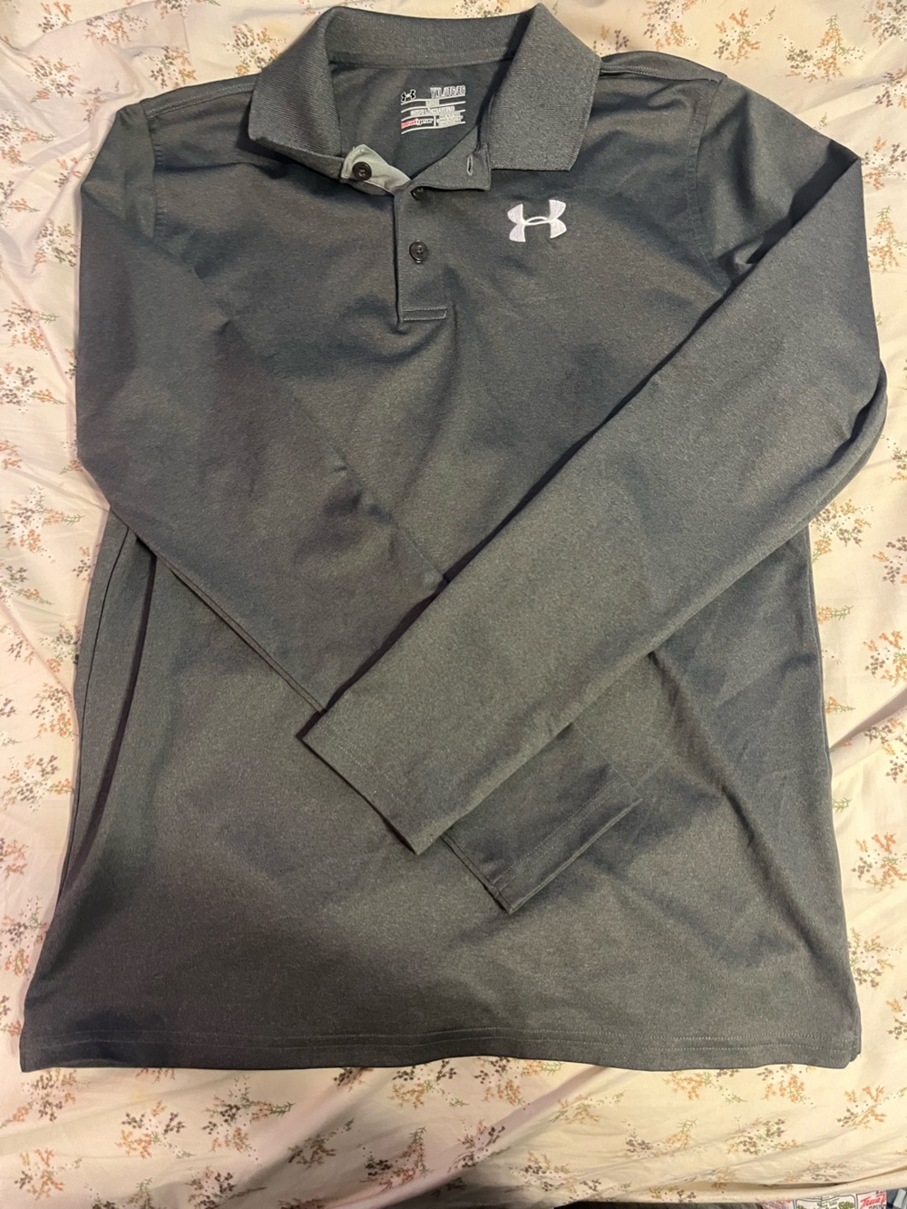 gray under armour long sleeve shirt !!